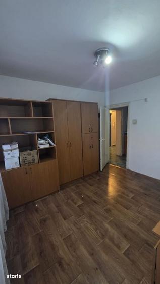 Apartament cu 3 camere în Micro 1