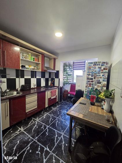 Apartament cu 3 camere decomandat în Central