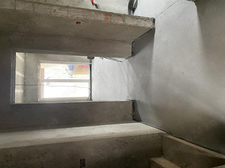 Casă cu 5 camere cu Teren 284 Mp în Ghiroda