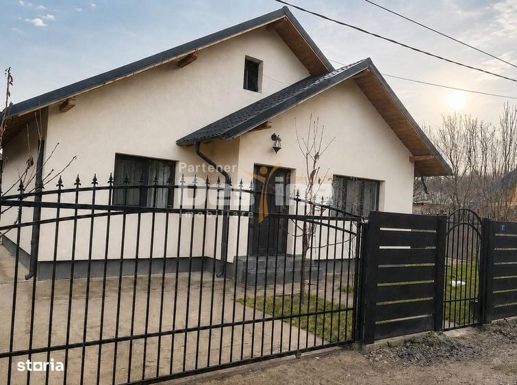 Casă cu 3 camere decomandat în Lunca Cetățuii