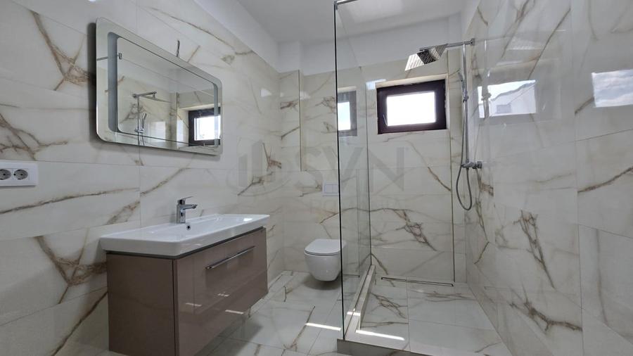 Casă individuală cu 5 camere cu Canalizare în Tunari
