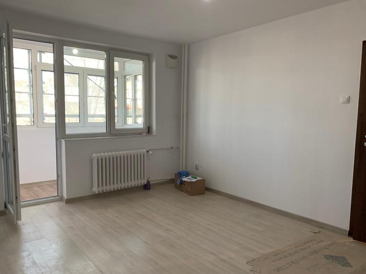 Apartament cu 2 camere semidecomandat în Berceni — fotografia 1