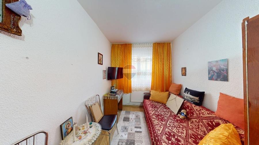 Apartament cu 3 camere decomandat, mobilat în Central