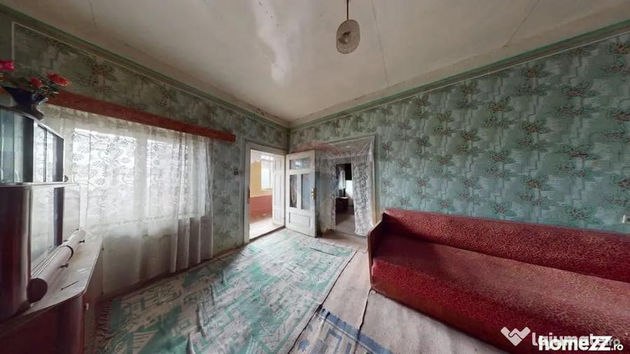 Casă cu 7 camere cu Teren 1044 Mp în Jibert