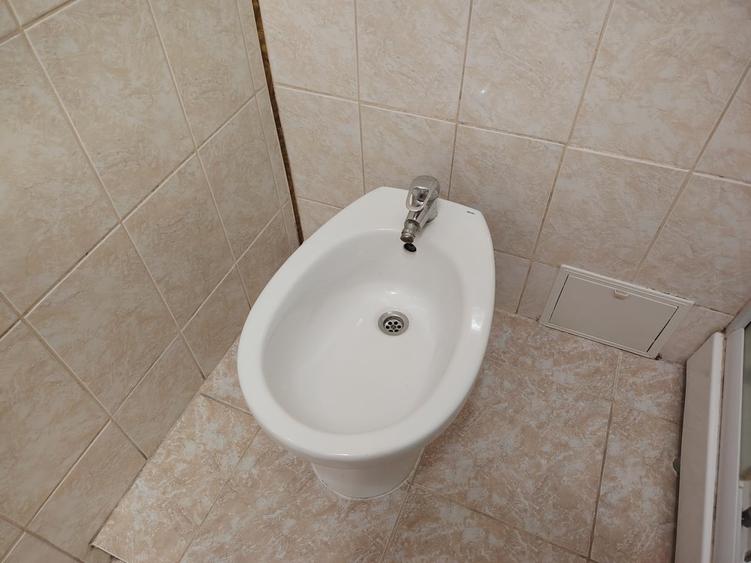 Apartament semidecomandat în Magheru