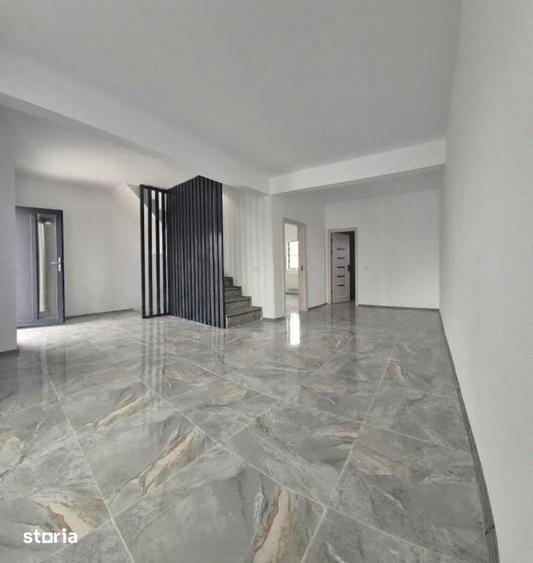 Casă cu 4 camere cu Teren 250 Mp în Lumina