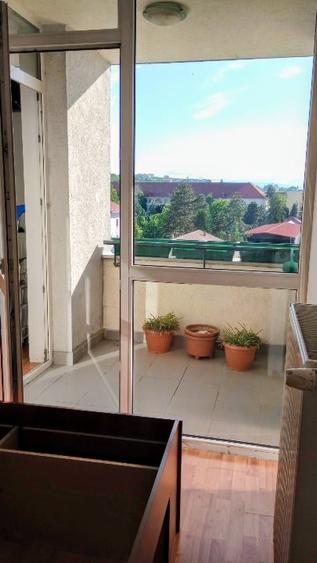 Apartament cu 2 camere semidecomandat, mobilat în Central