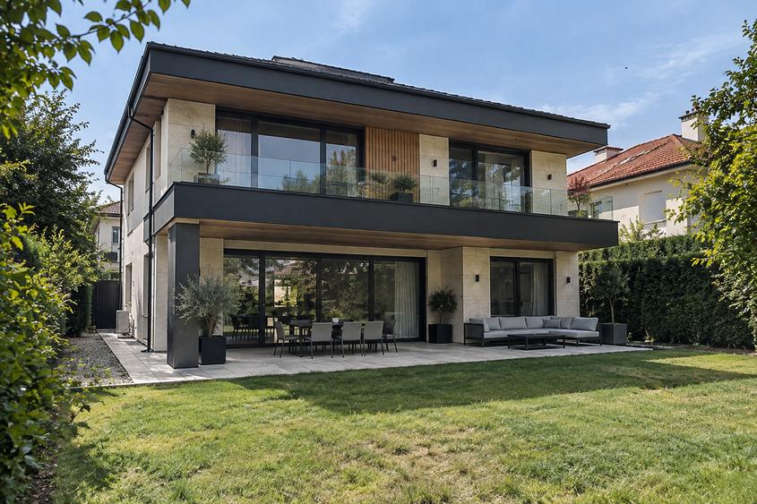 Casă cu 6 camere cu Canalizare în Pipera