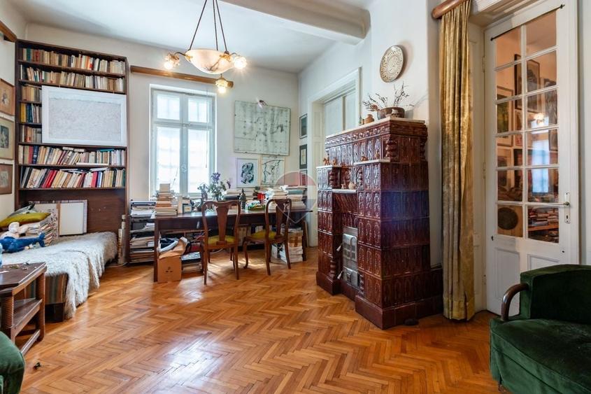 Casă individuală cu 7 camere cu Teren 241 Mp în Kiseleff