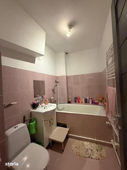 Apartament cu 3 camere semidecomandat în Gară