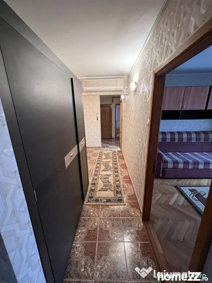 Apartament cu 3 camere decomandat în Casa de Cultură