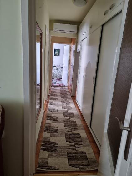 Apartament cu 3 camere semidecomandat, mobilat în Girocului
