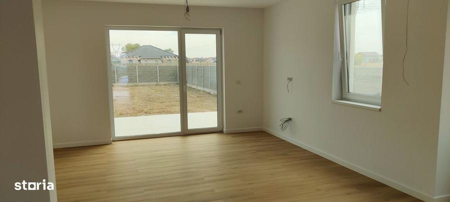 Casă cu 3 camere cu Teren 370 Mp în Moșnița Nouă