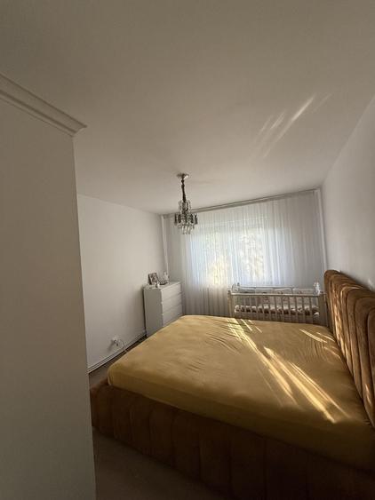Apartament cu 3 camere semidecomandat în Central