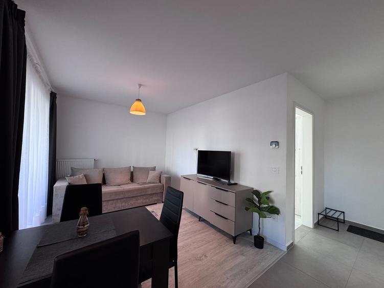 Apartament cu 2 camere decomandat, mobilat în Tractorul