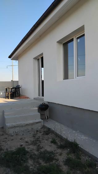 Casă cu 4 camere în Exterior Vest