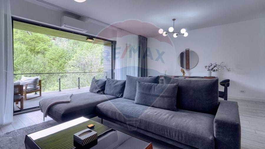 Apartament cu 3 camere decomandat, mobilat în Warthe