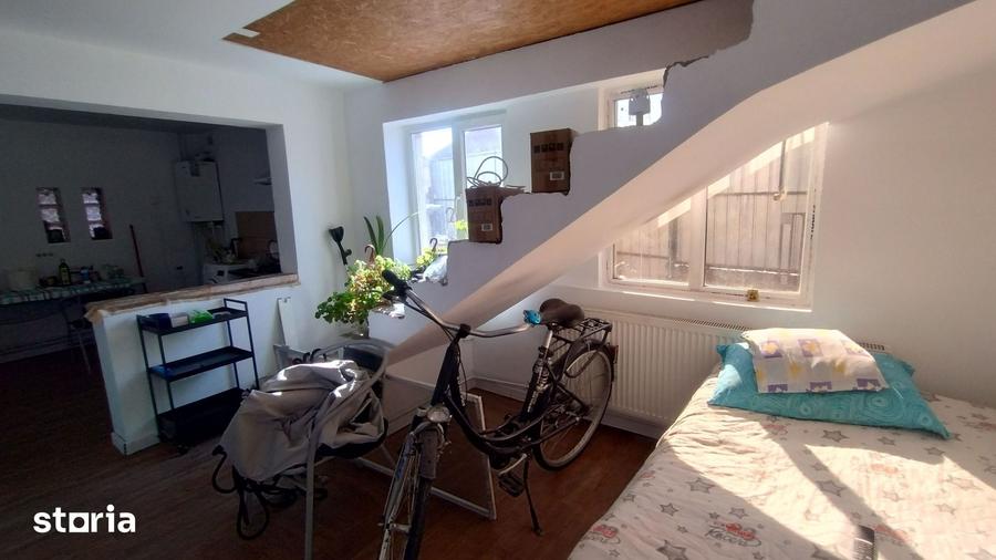 Casă cu 3 camere cu Teren 260 Mp în Brătianu