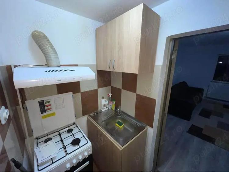 Garsonieră decomandată în Complex Studențesc