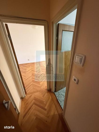 Apartament cu 2 camere semidecomandat în Centrul Civic