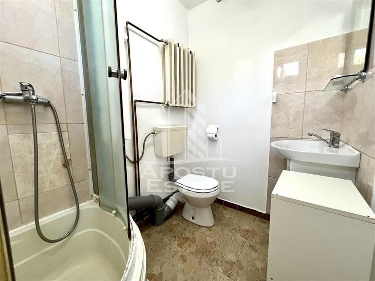 Casă individuală cu 7 camere cu Canalizare în Șagului