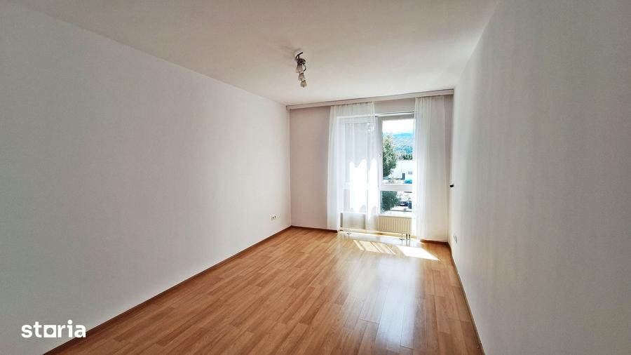 Apartament cu 3 camere decomandat în Bartolomeu