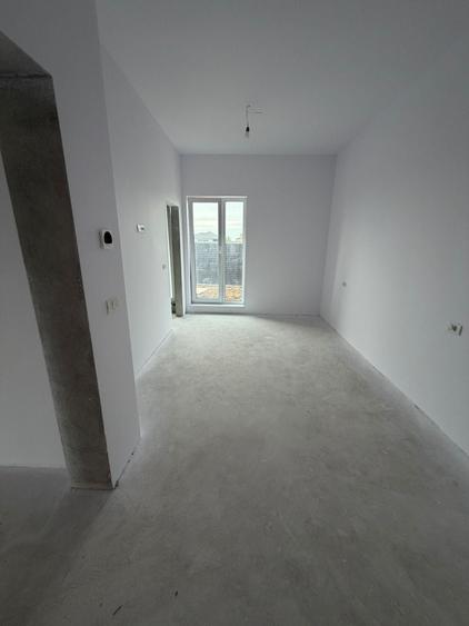 Casă cu 4 camere cu Teren 380 Mp în Sânandrei