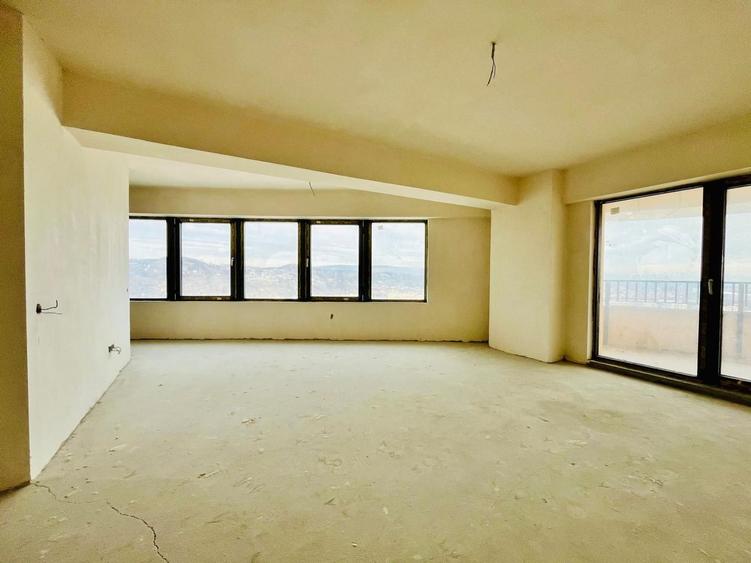 Penthouse cu 5 camere decomandat în Mănăștur