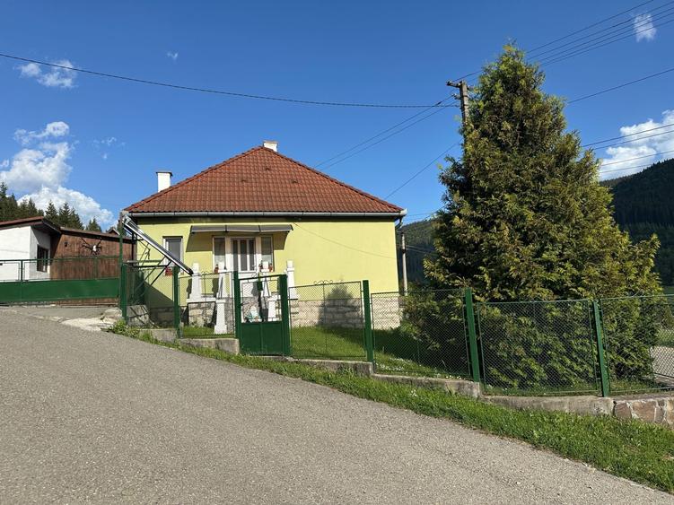 Casă cu 2 camere cu Teren 500 Mp în Central