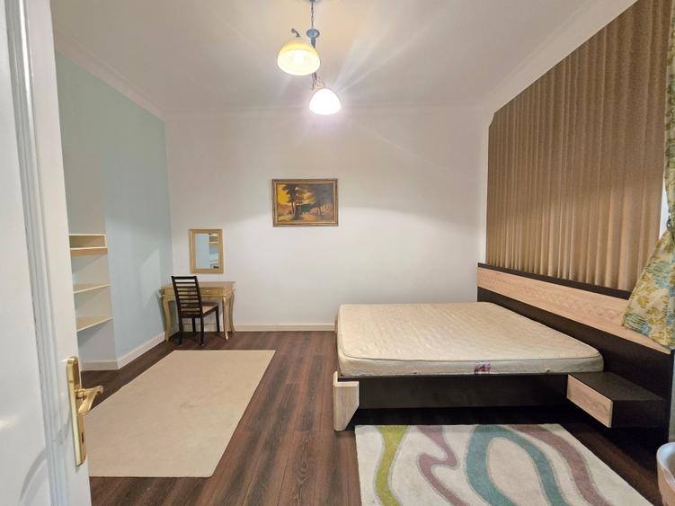 Apartament cu 3 camere semidecomandat în Sinaia