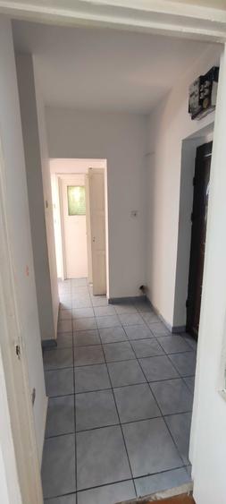 Apartament cu 2 camere decomandat în Micro 5