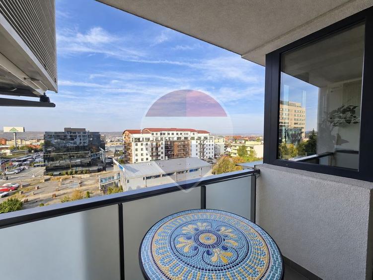Apartament cu 3 camere semidecomandat, mobilat în Calea Turzii