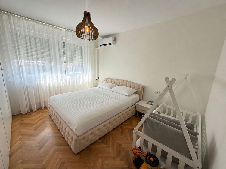 Apartament cu 3 camere decomandat, mobilat în Take Ionescu