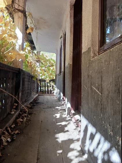Casă cu Teren 200 Mp în Central
