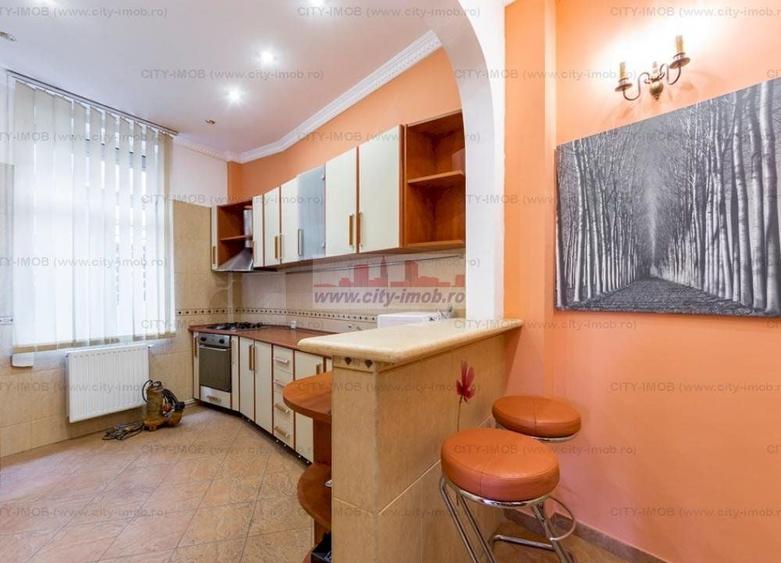 Casă individuală cu 5 camere decomandat cu Canalizare în Dorobanți