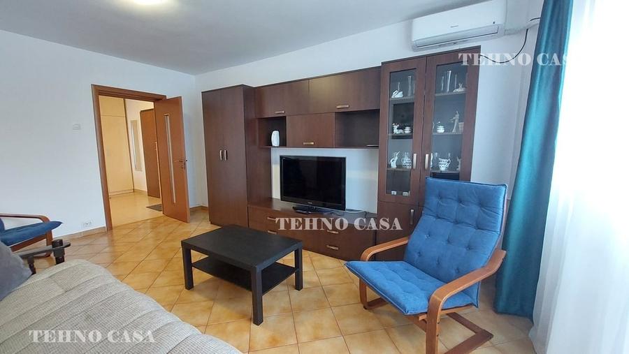 Apartament semidecomandat în Est