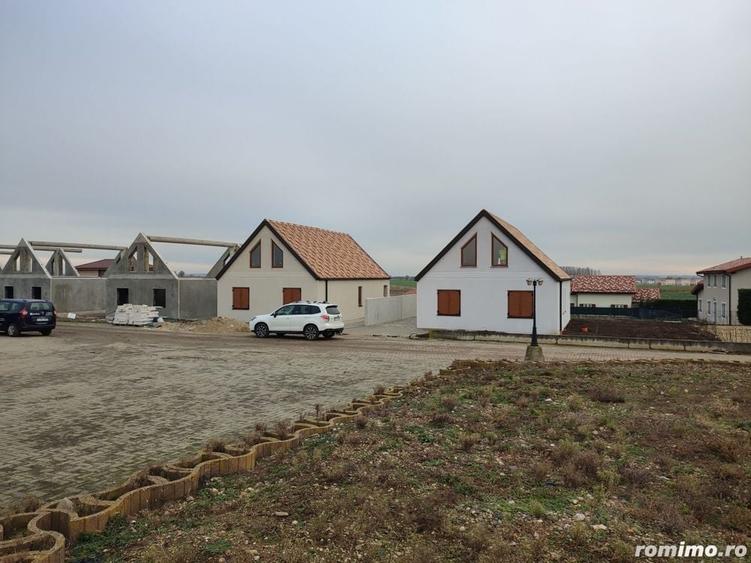 Casă cu 5 camere cu Teren 500 Mp în Sânandrei