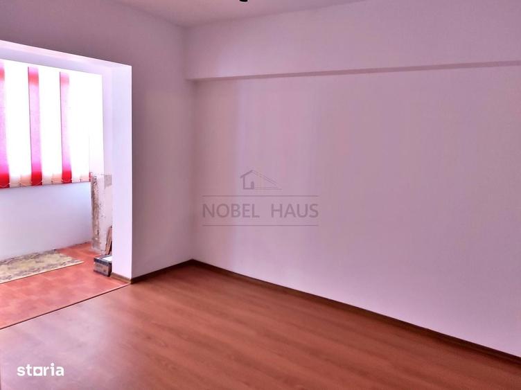 Apartament cu 3 camere decomandat în Sud