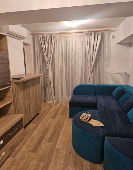 Apartament cu 3 camere nedecomandat, mobilat în Politehnica