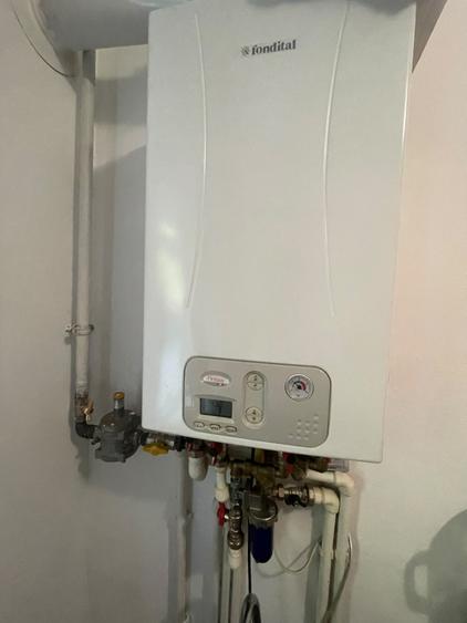 Apartament cu 2 camere semidecomandat, mobilat în Podu Roș