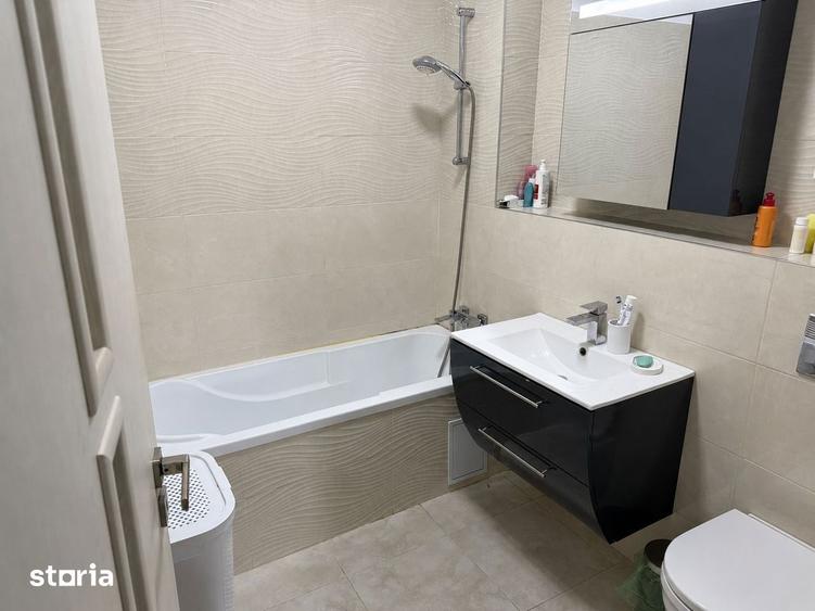 Apartament cu 3 camere decomandat, mobilat în Tolstoi