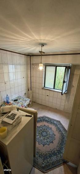 Garsonieră decomandată în Frații Golești