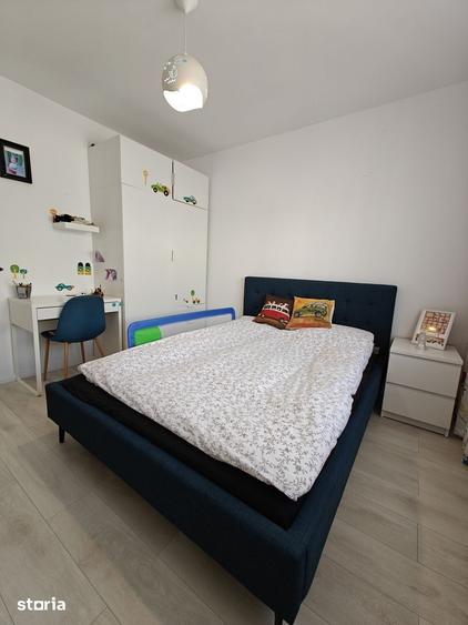Casă cu 4 camere cu Teren 250 Mp în 1 Decembrie