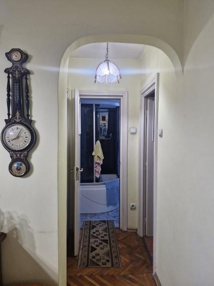 Apartament cu 2 camere semidecomandat, mobilat în Gara de Nord