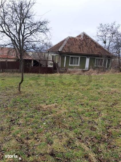 Casă cu 4 camere cu Teren 6240 Mp în Bratca