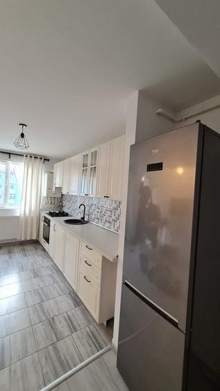 Apartament cu 2 camere semidecomandat, mobilat în Metalurgiei