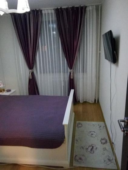 Apartament cu 3 camere semidecomandat în Teiul Doamnei