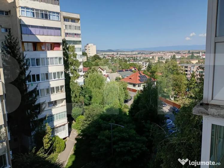 Apartament cu 3 camere decomandat în Simeria