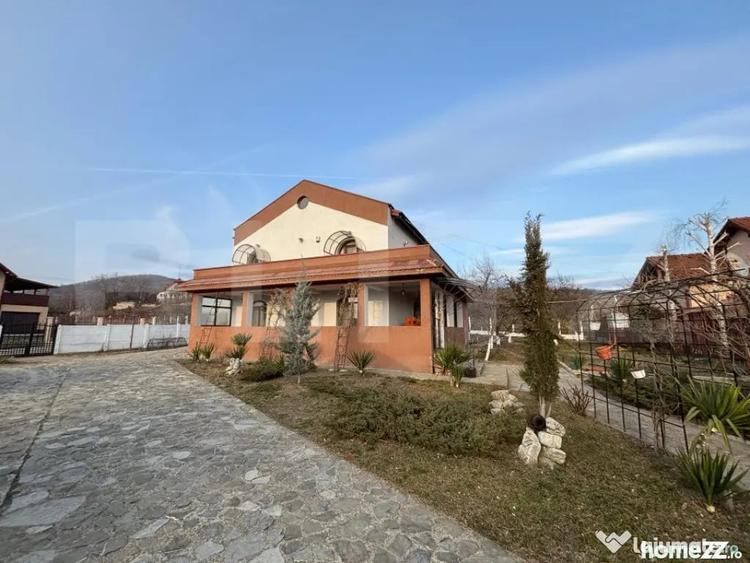 Casă cu 5 camere cu Teren 2300 Mp în Aninoasa