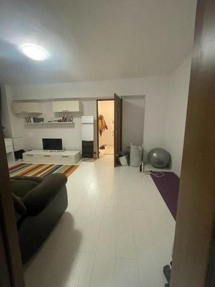 Apartament cu 2 camere semidecomandat, mobilat în Tineretului